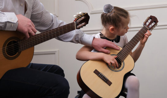Warum Ihr Kind ein Musikinstrument lernen sollte